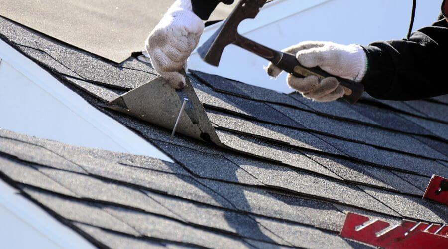 Expert Emergency Roof Repairs services in Streamwood, IL